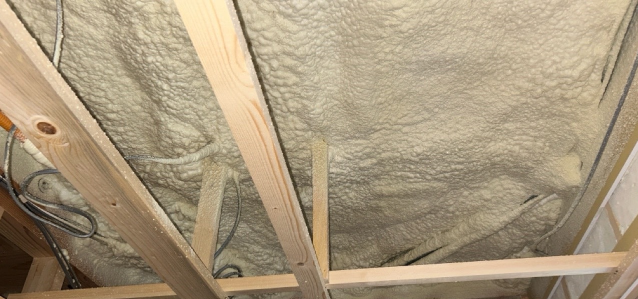 【埼玉県三郷市】Y様邸の注文住宅新築にて屋根ウレタン断熱の施工が完了