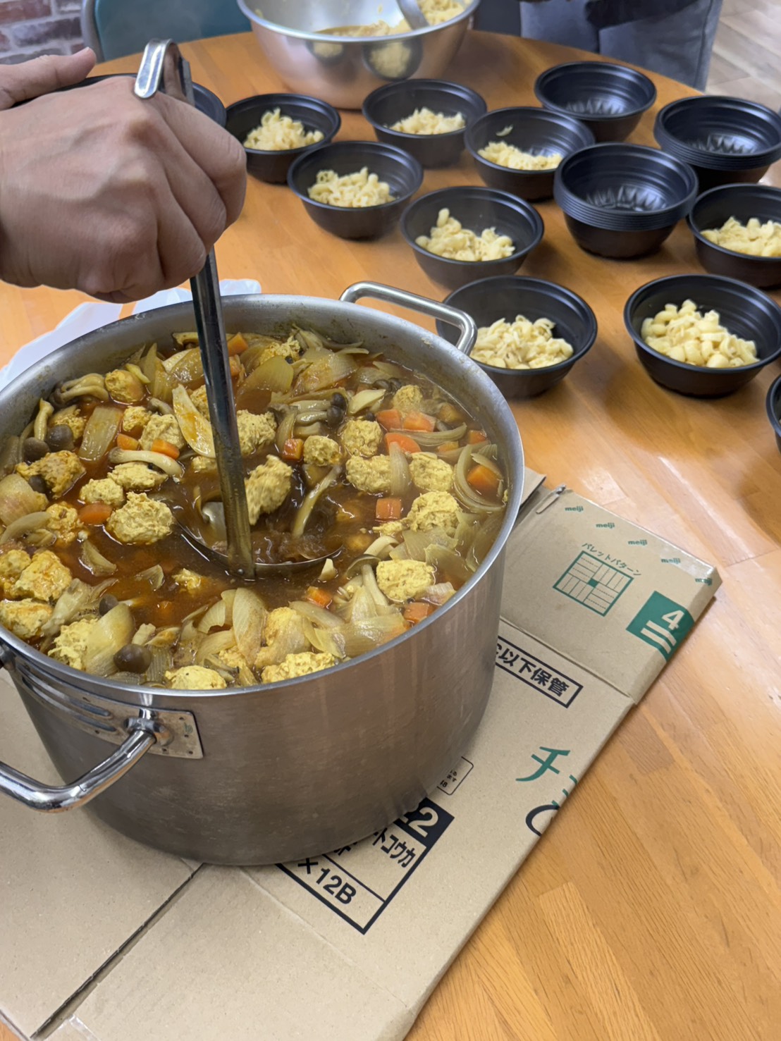 埼玉県経営品質 知事賞受賞の記念にスープカレーが振る舞われました。