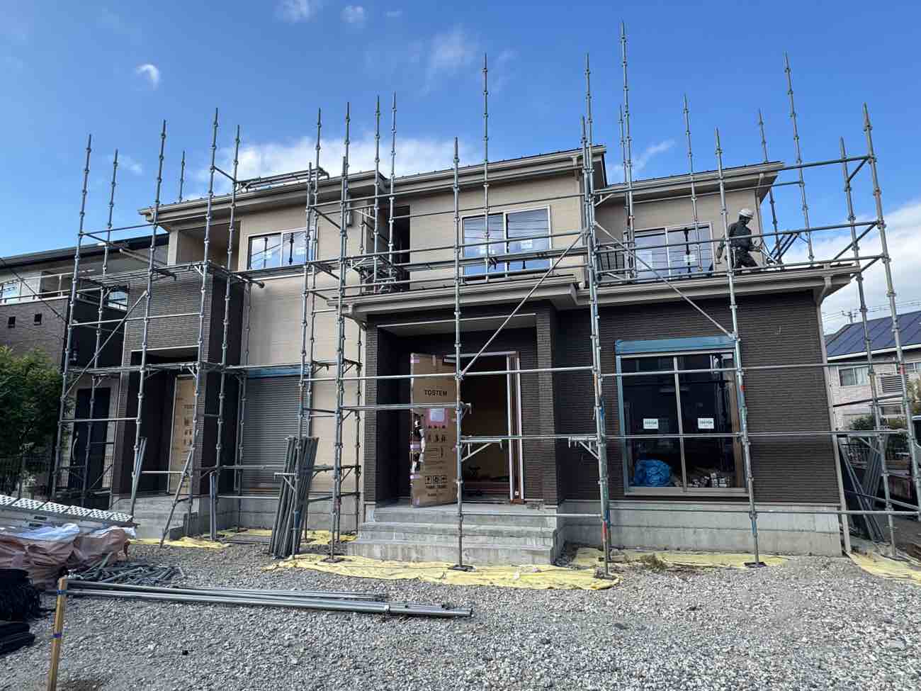 埼玉県吉川市Y様邸｜足場が外れて建物全景が登場！賃貸併用住宅の新築工事レポート
